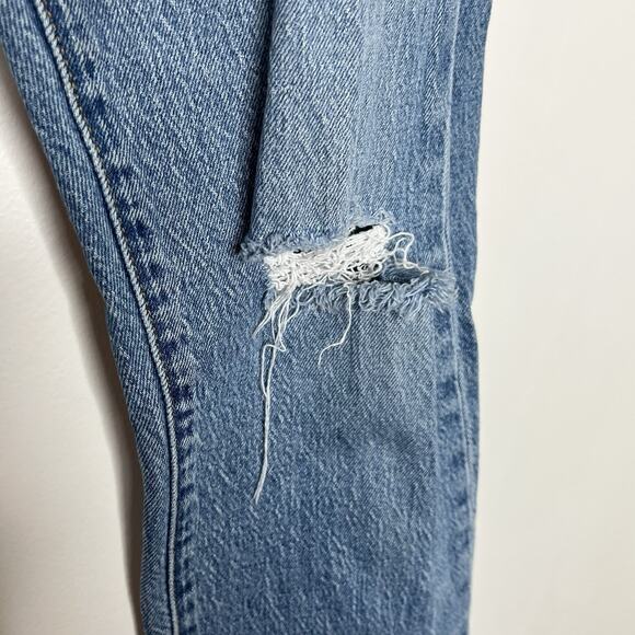 Levis Wedgie Straight Jeans Womens Size 25 Button Fly Light Wash Blue Distressed - Picture 2 of 9